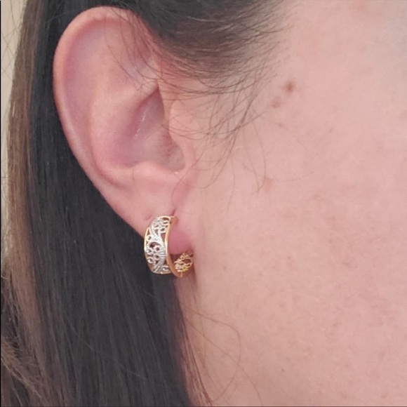 NEW 14k Gold/Silver Plated Filigree Huggie Hoop Earrings - Picture 8 of 11